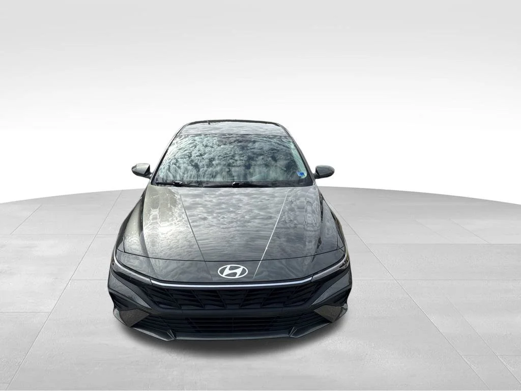 Used 2024 Gray Hyundai SEL image 10