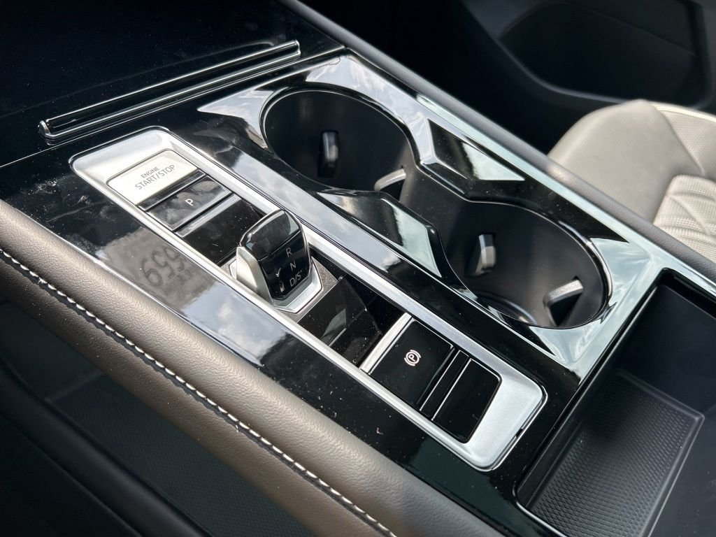 New 2026 White Volkswagen 2.0T SEL Premium R-Line image 38
