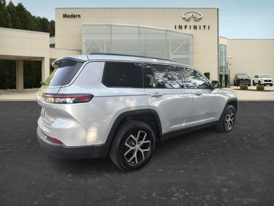 Used 2024 Silver Zynith Jeep Limited image 5