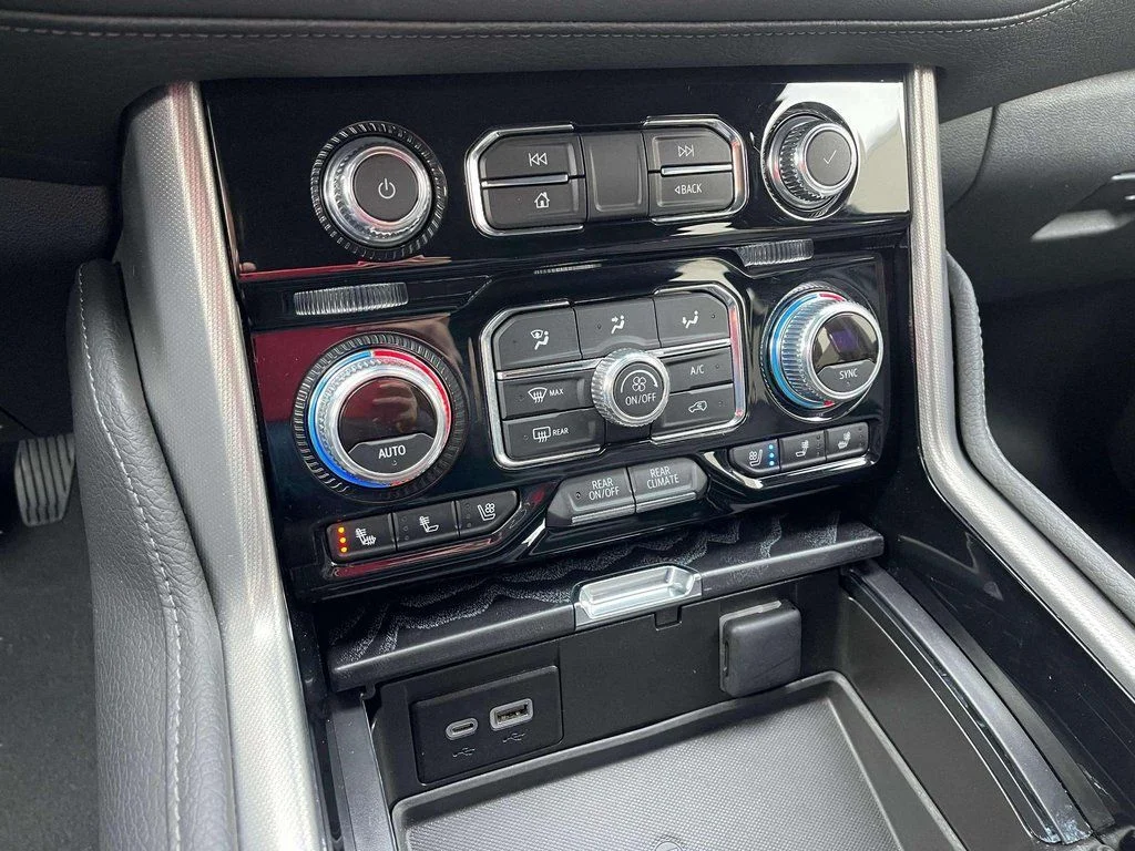 Used 2024 Onyx Black GMC Denali image 13