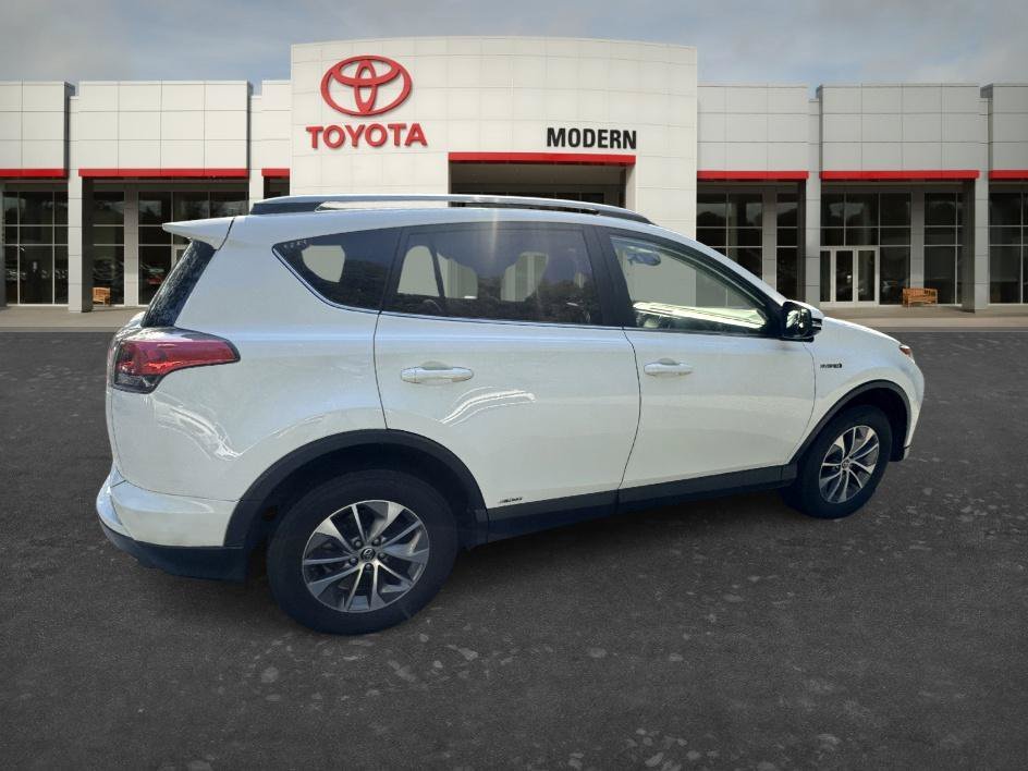 Used 2018 Super White Toyota Hybrid LE image 10