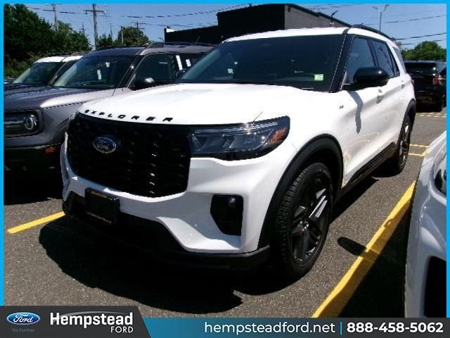 Used 2026 White Metallic Ford ST-Line image 1