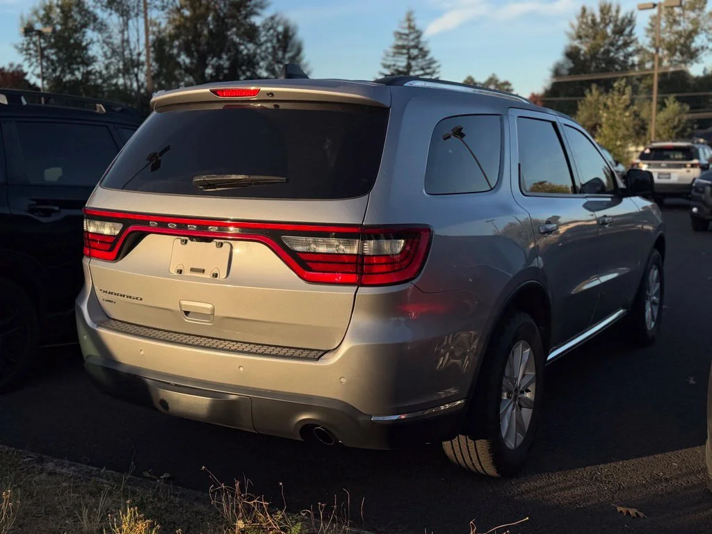 Used 2015 Billet Silver Metallic Clearcoat Dodge SXT image 2