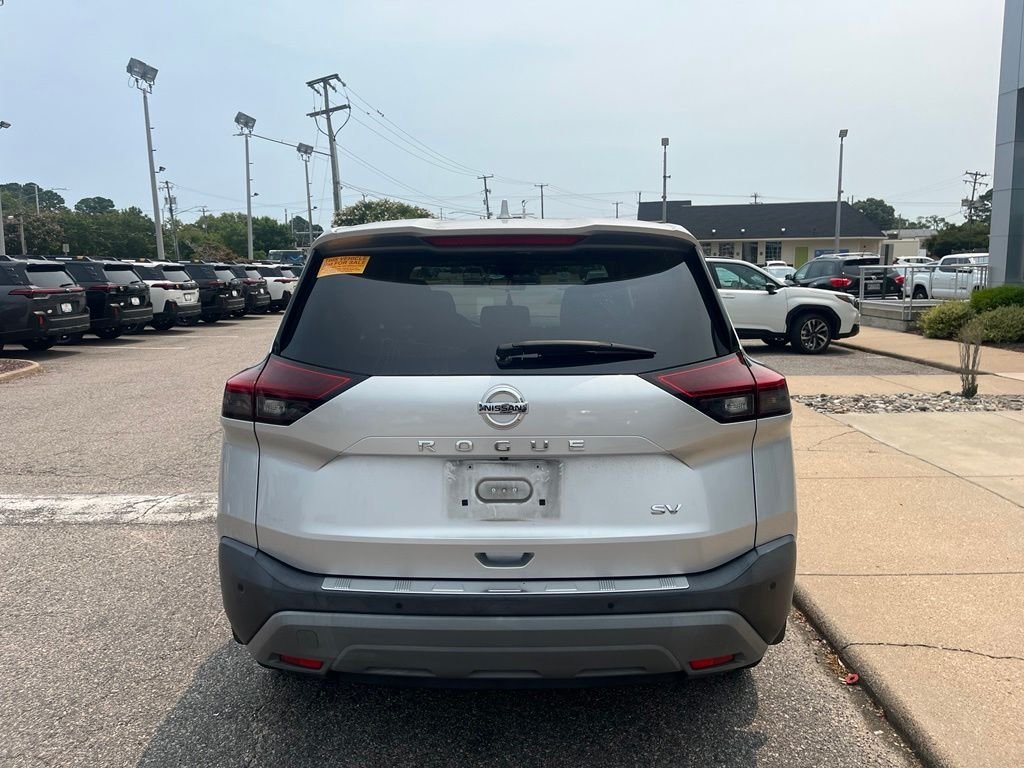 Used 2021 Silver Nissan SV image 5