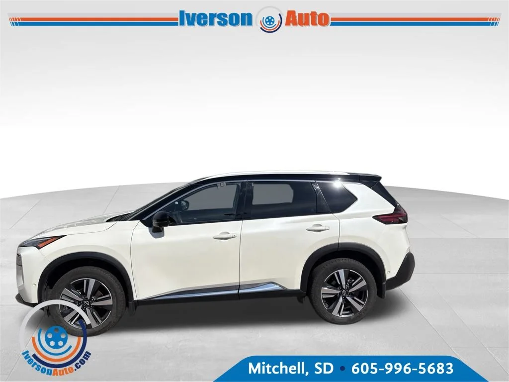Used 2023 White Nissan SL image 1