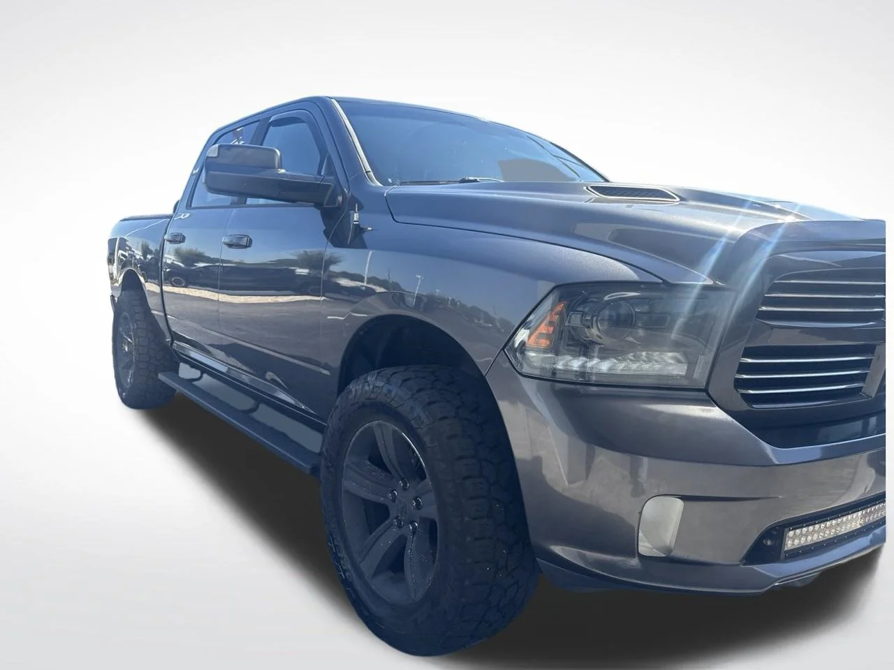 Used 2015 Gray Ram Sport image 6