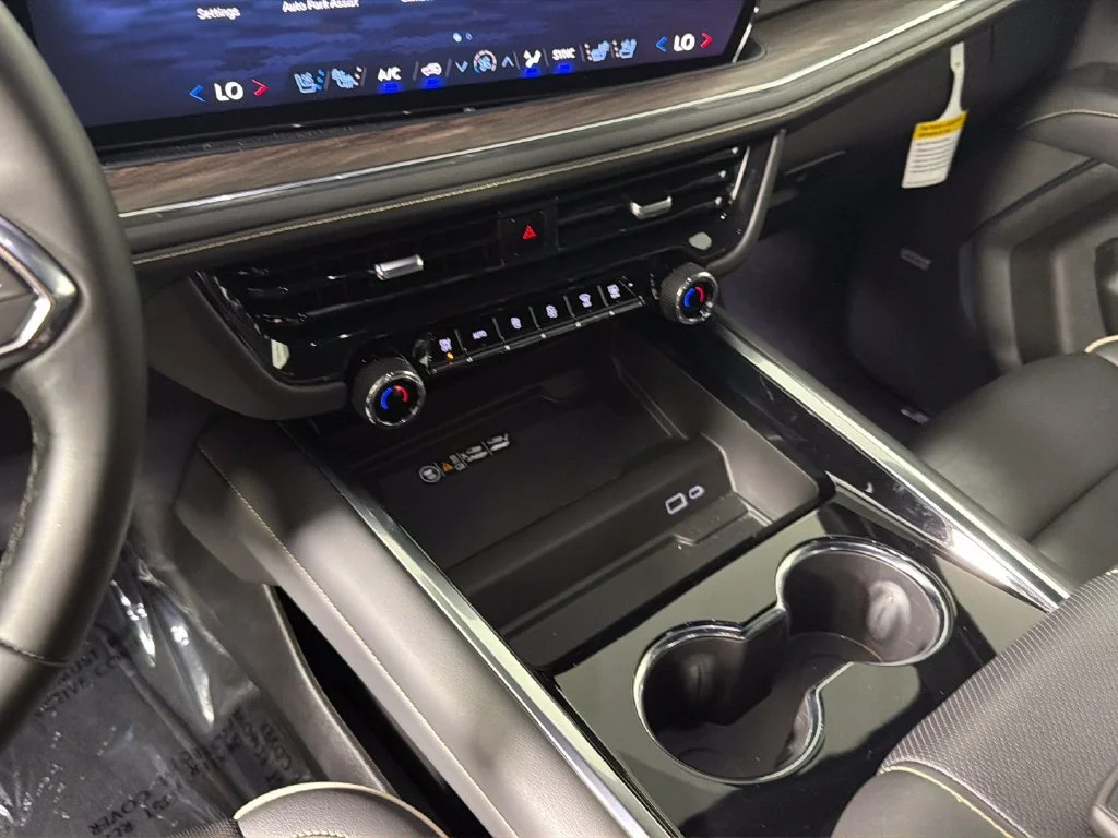 Used 2025 Black Chevrolet Premier image 26