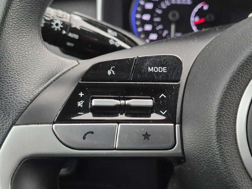 Used 2024 Silver Hyundai SE image 14
