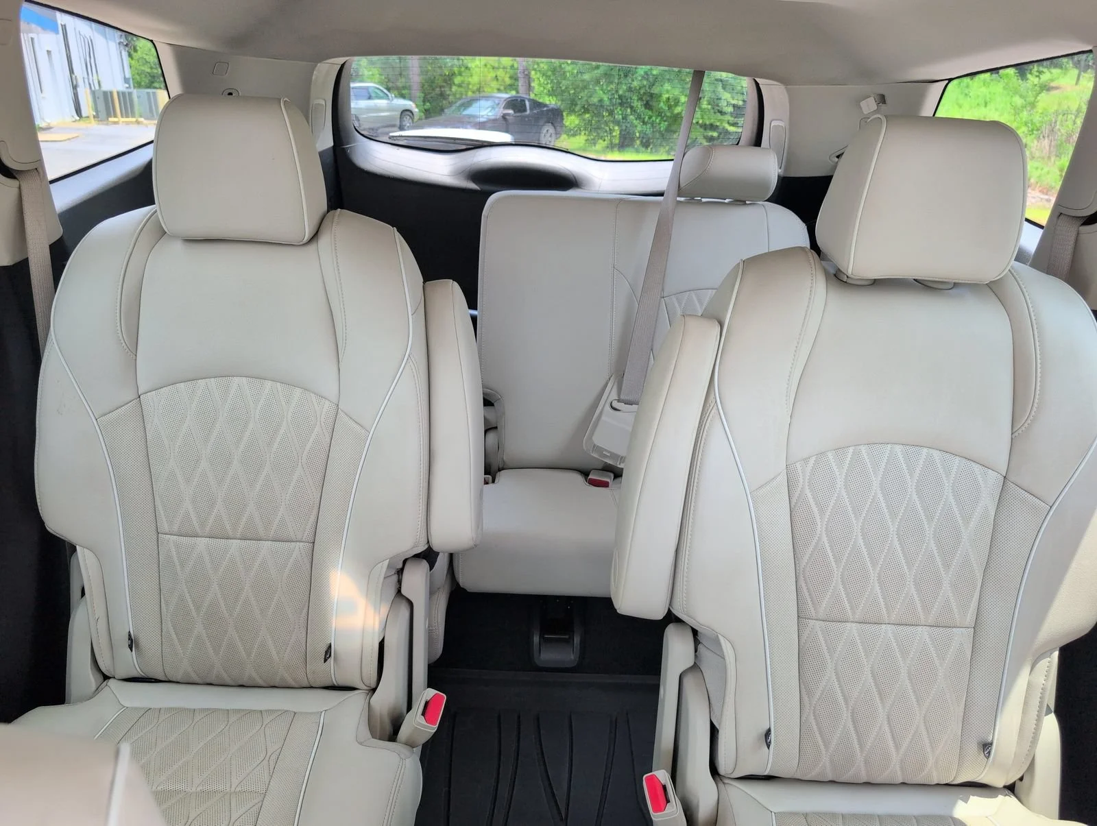 Used 2024 Moonstone Gray Metallic Buick Avenir image 27