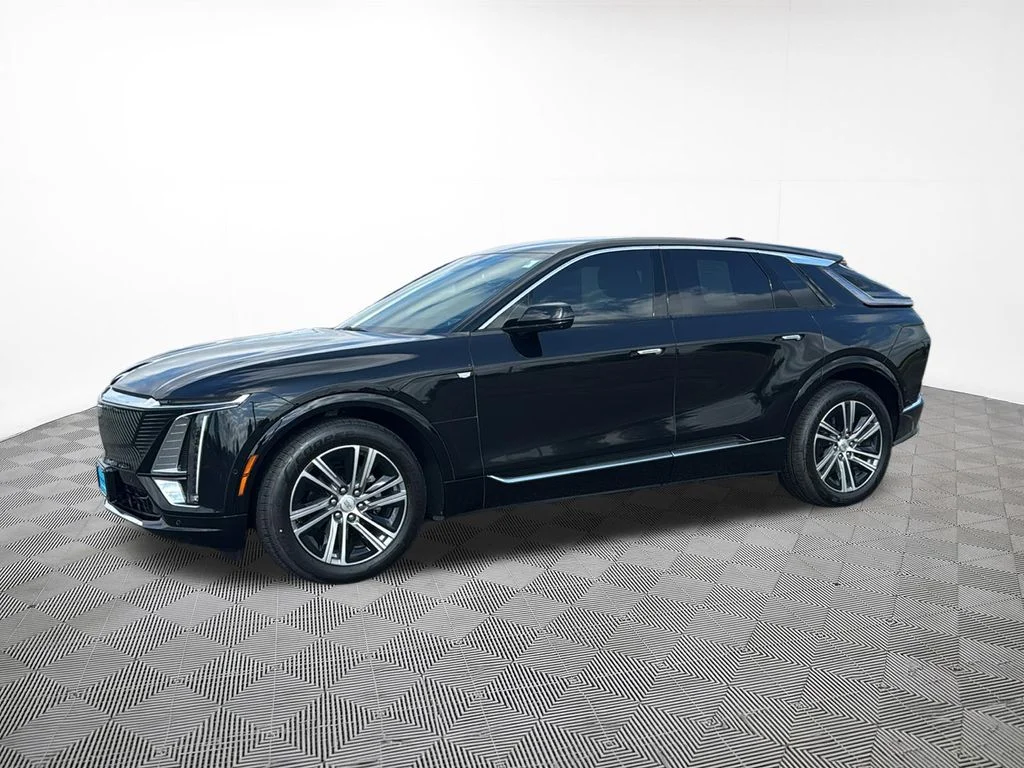 Used 2024 Cadillac LYRIQ Luxury 1 with VIN 1GYKPPRL3RZ137902 for sale in Hastings, MN