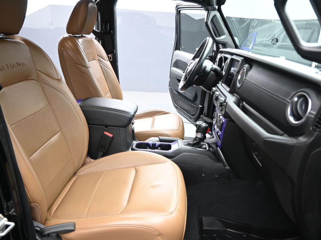 Used 2022 Black Jeep Unlimited Sahara image 24