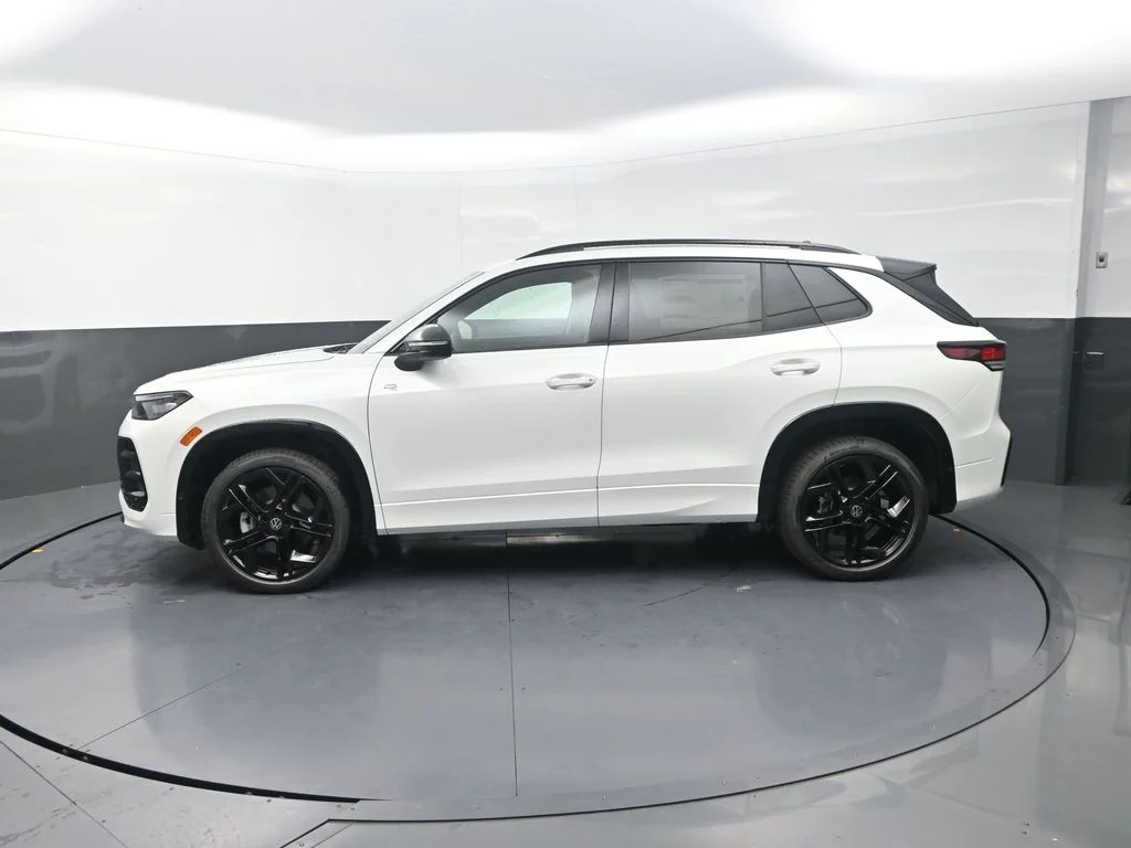 New 2026 White Volkswagen 2.0T SE R-Line Black image 6