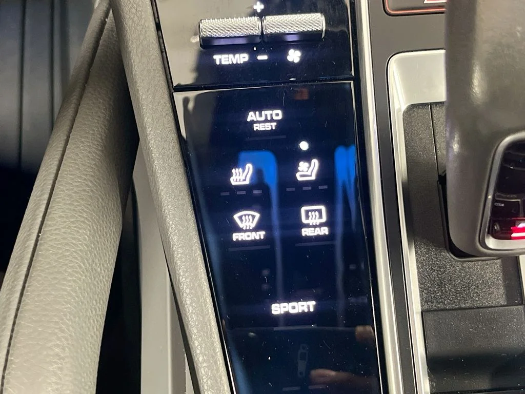 Used 2019 Biscay Blue Metallic Porsche  image 20