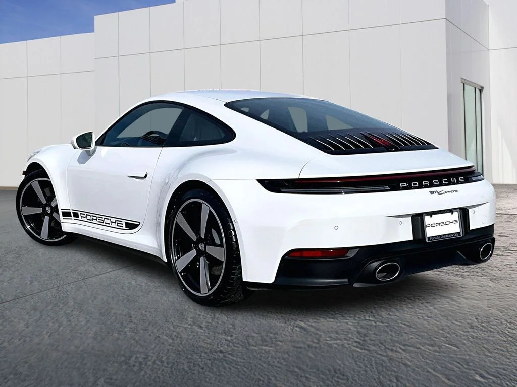 2026 Porsche 911 - Photo 3