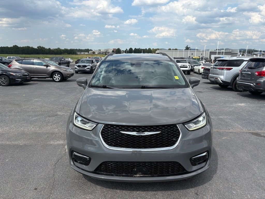 Used 2022 White Chrysler Touring L image 11