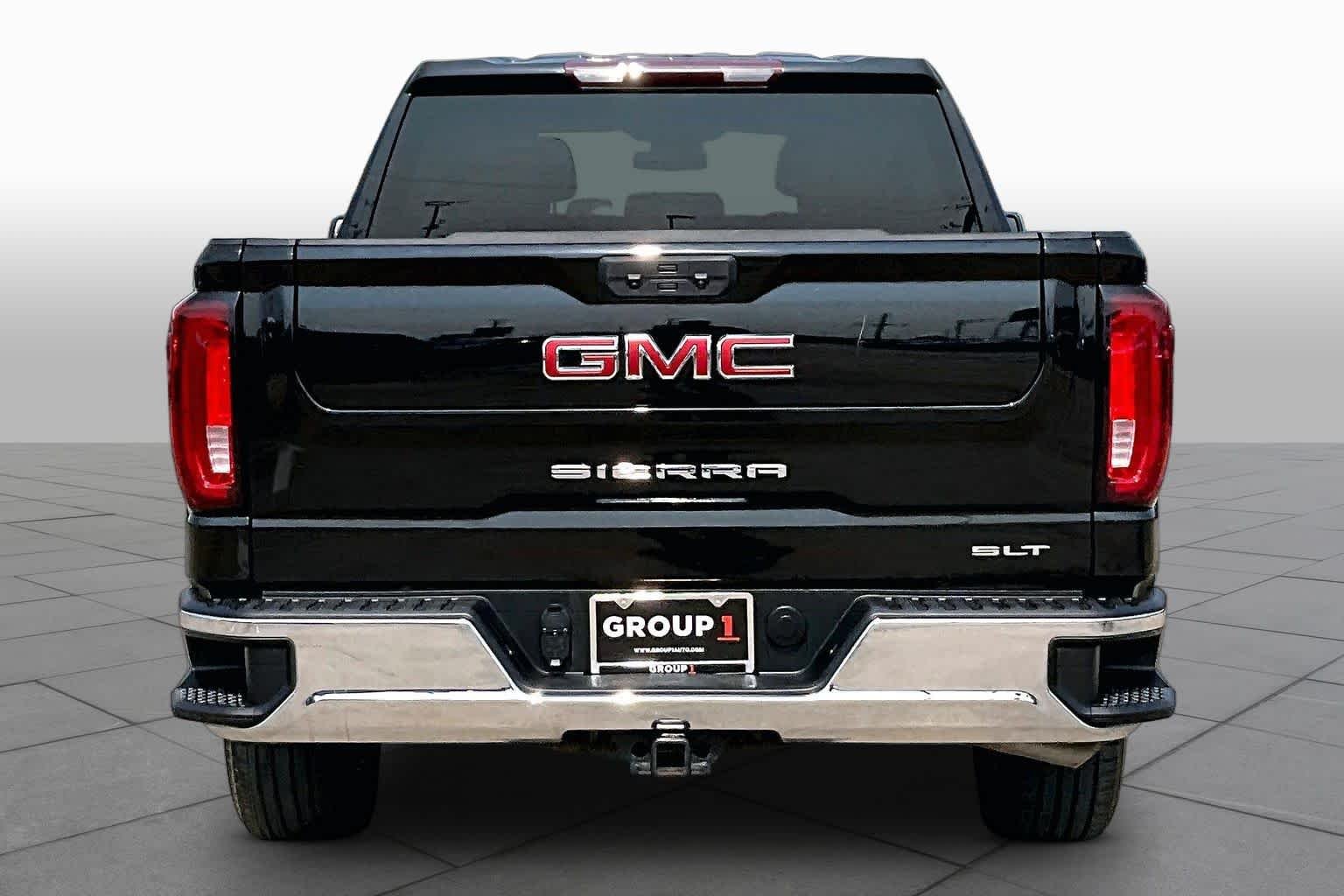 Used 2025 Onyx Black GMC SLT image 5