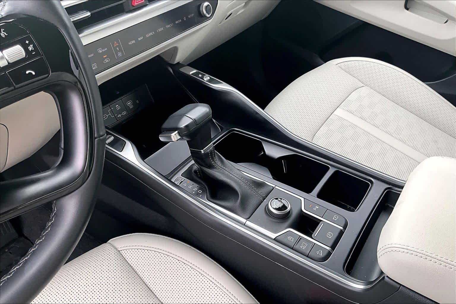 Used 2026 Glacial White Pearl Kia S image 15