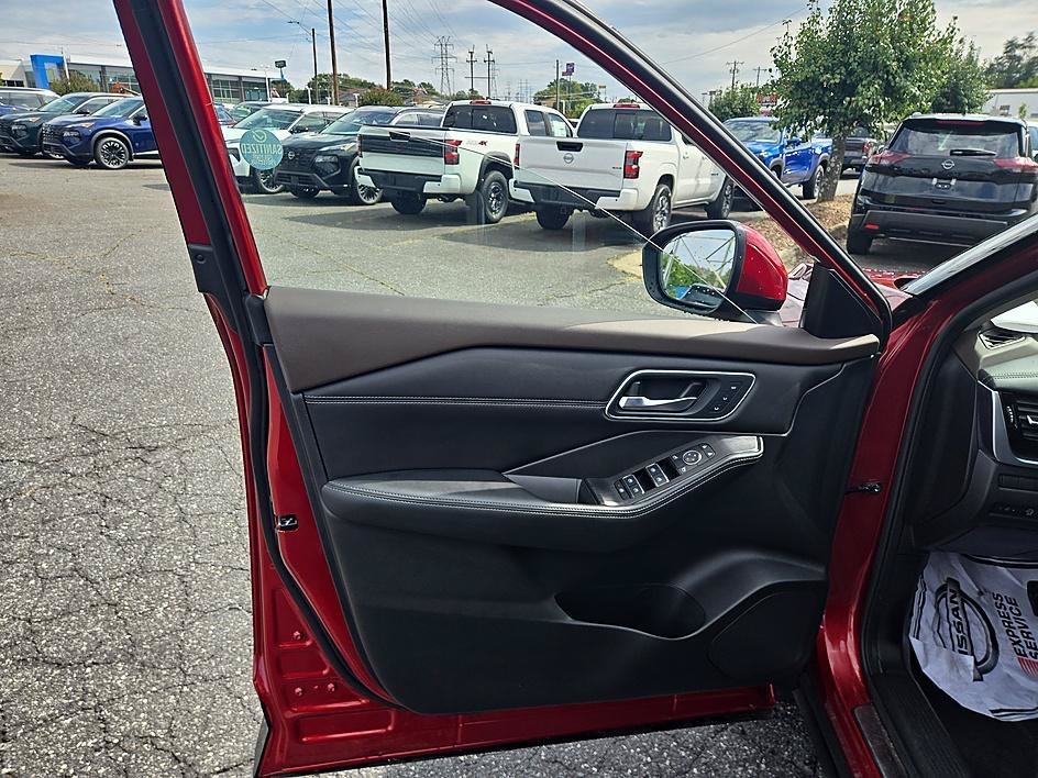 Used 2023 Scarlet Ember Tintcoat Nissan Platinum image 14