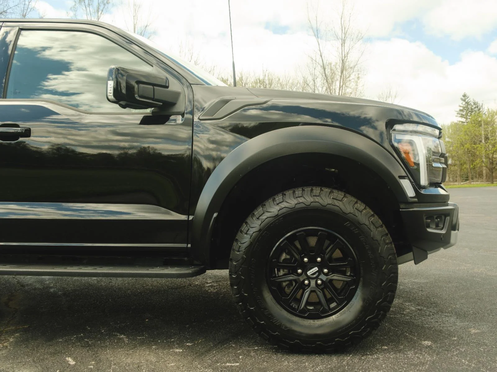 Certified Used 2025 Agate Black Metallic Ford Raptor image 15