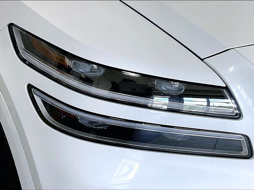 Used 2023 White Genesis 2.5T image 33