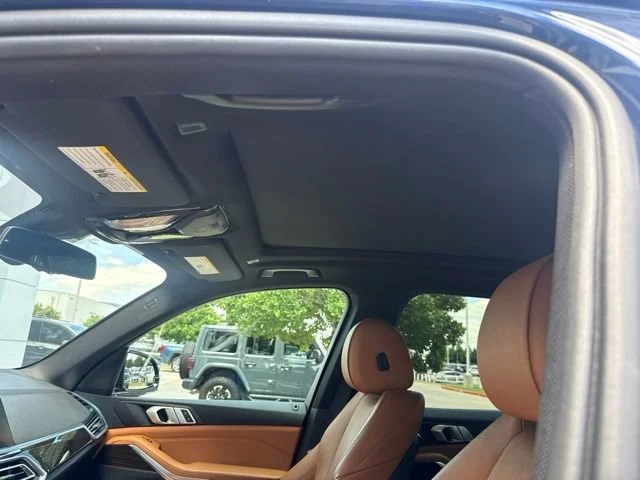 Used 2019 Blue BMW xDrive40i image 7