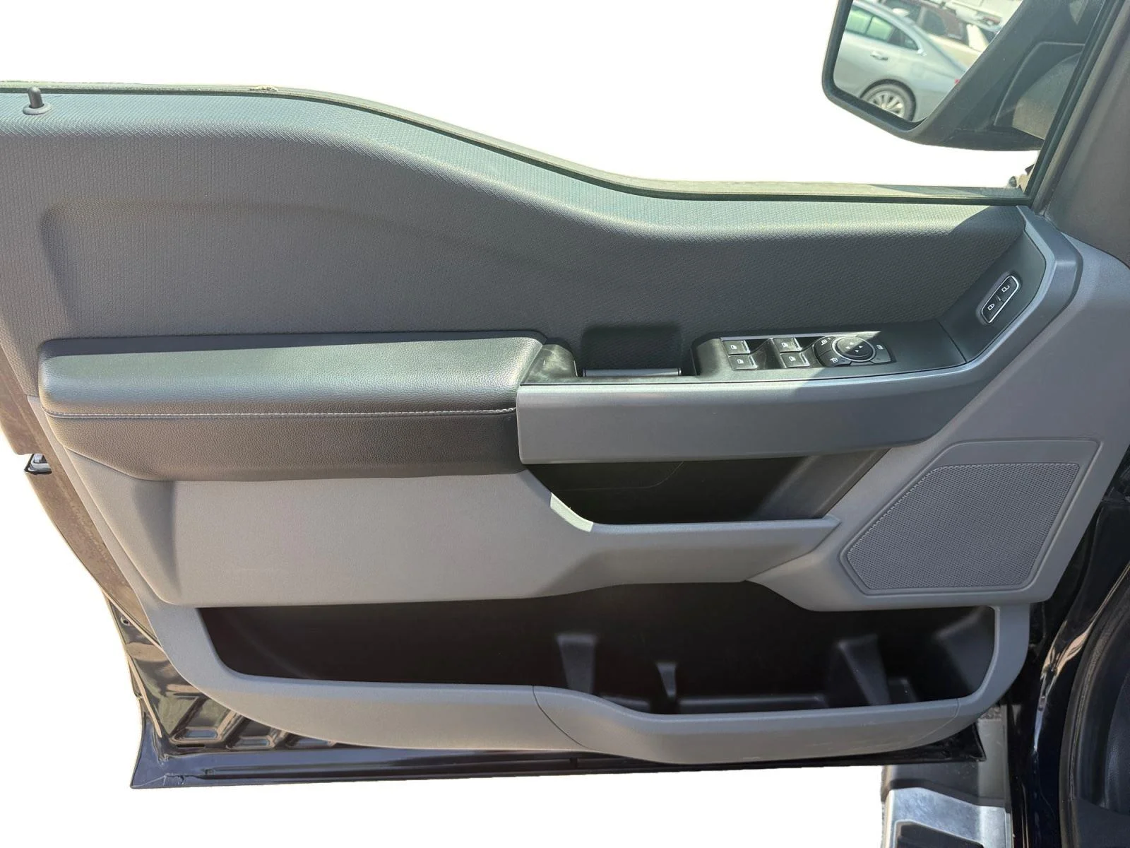 Used 2023 Agate Black Ford XLT image 9