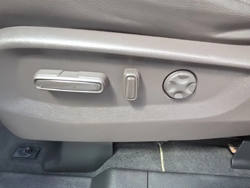 Used 2023  Honda Touring image 33