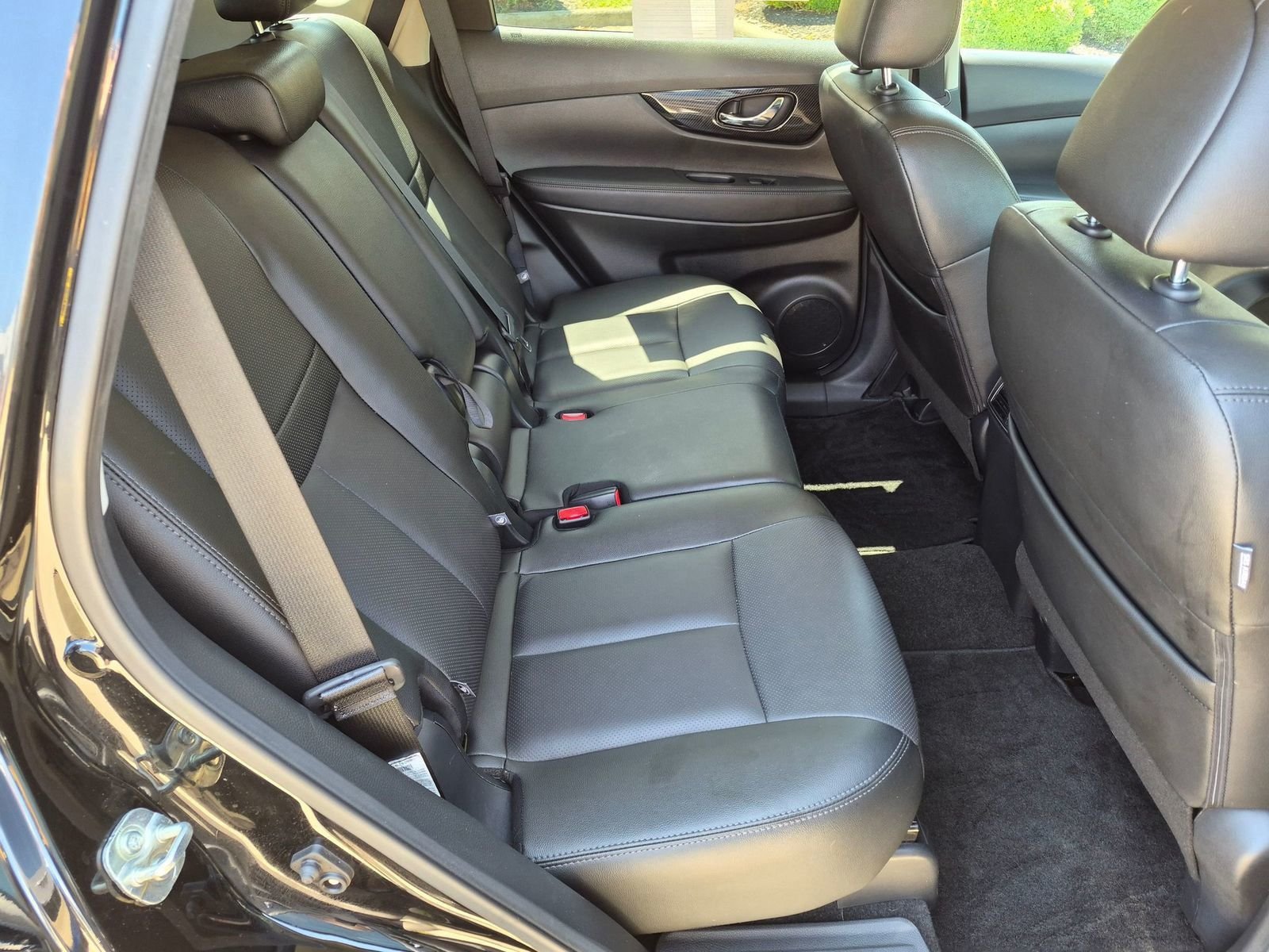 Certified Used 2020 Magnetic Black Pearl Nissan SL image 33