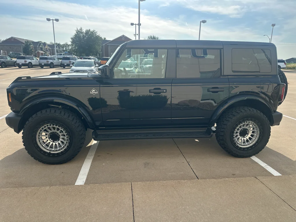 New 2026 Shadow Black Ford Outer Banks® image 6
