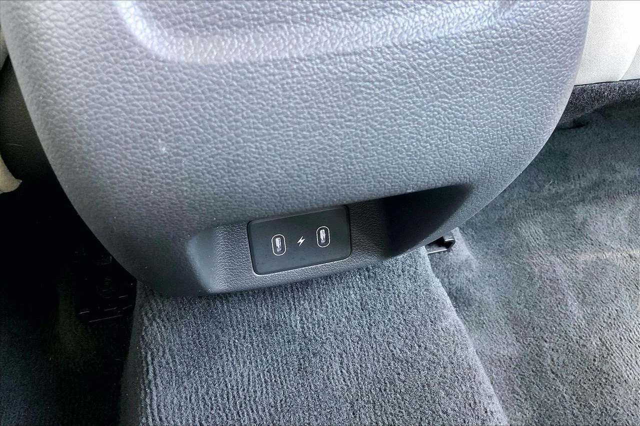 Certified Used 2024 White Hyundai SEL image 15