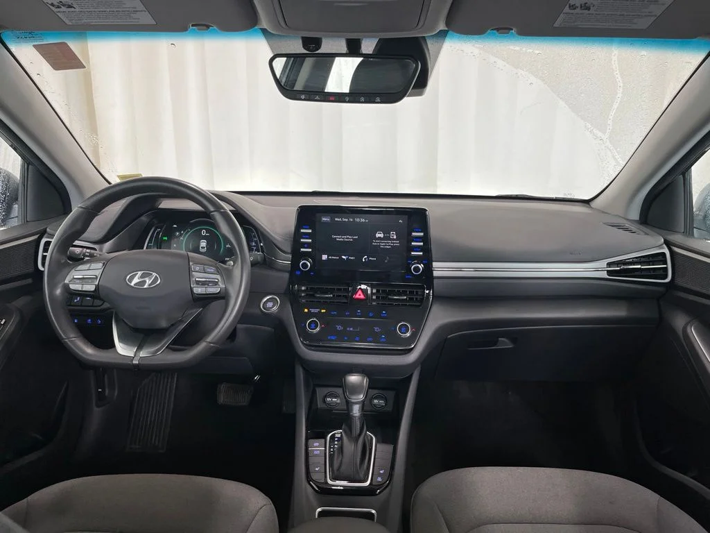 Used 2022 Gray Hyundai SEL image 9