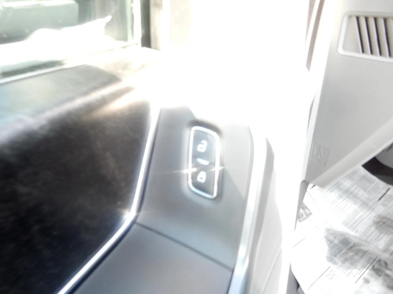 New 2022 Gray Ford XLT 4WD SUPERCREW 5.5 ft BO image 27