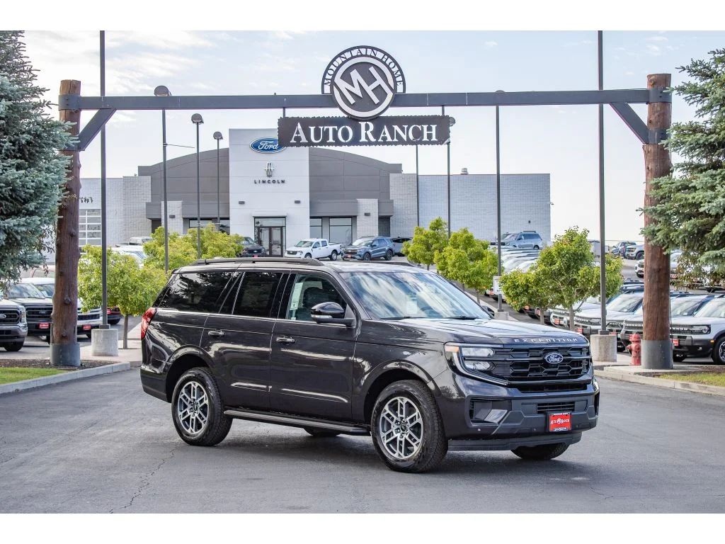 2026 Ford Expedition Active 4x4's photo