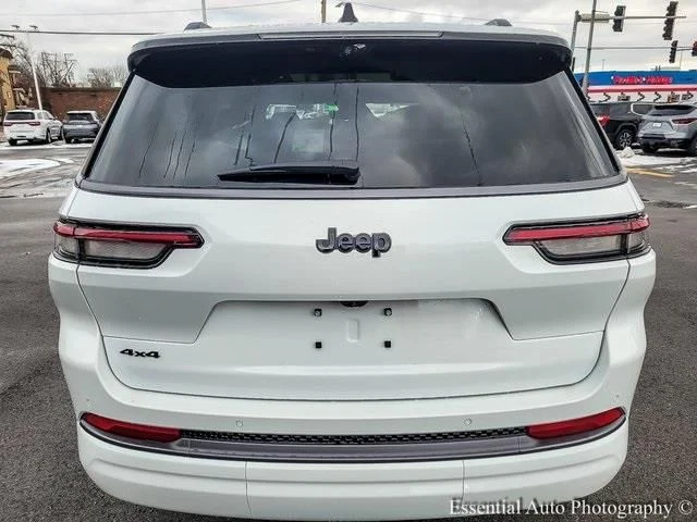New 2026 Bright White Clear-Coat Exterior Paint Jeep Limited Reserve image 5