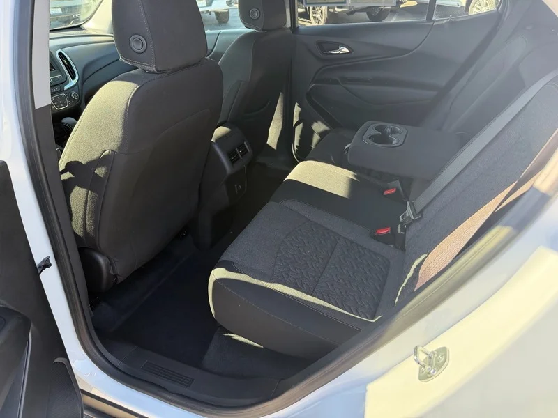 Used 2024 Summit White Chevrolet LT image 16