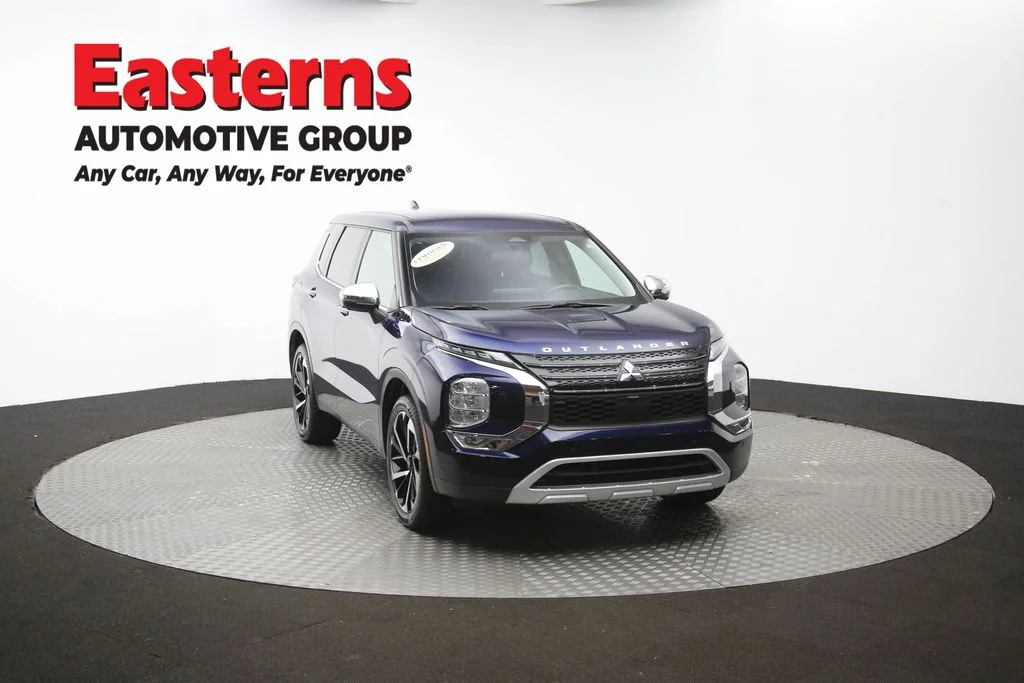 Used 2023 Blue Mitsubishi SE image 51