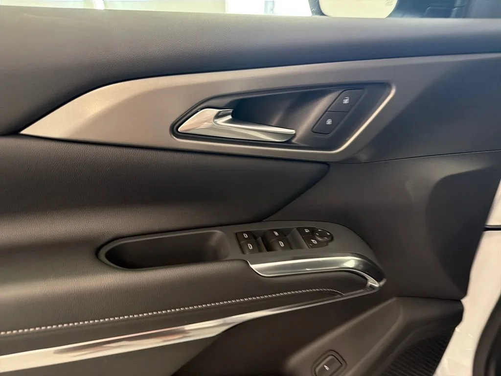 New 2027 Summit White Chevrolet LT image 12