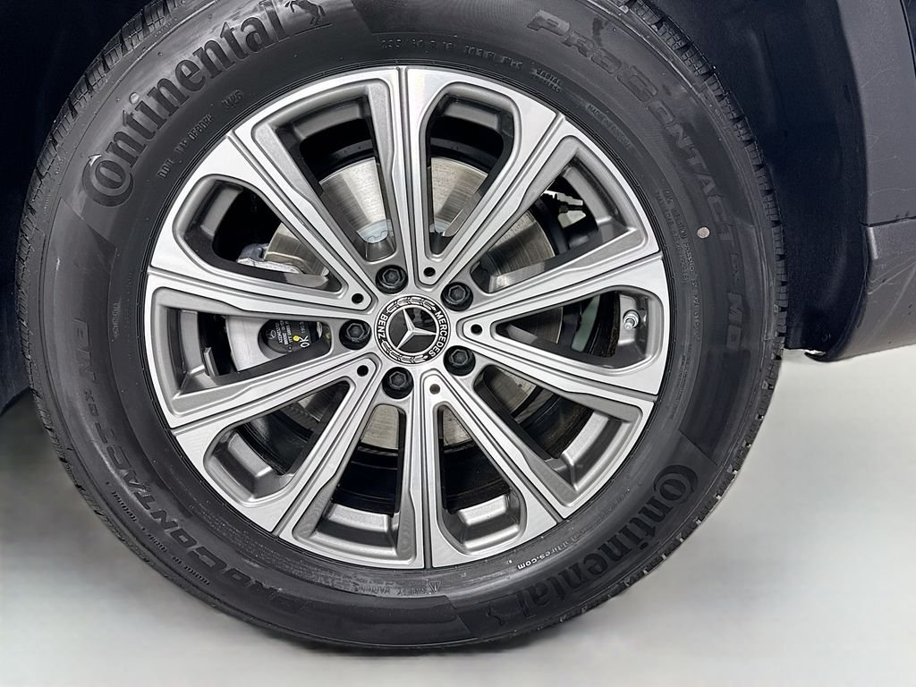 New 2026 Black Mercedes-Benz GLC 300 image 32