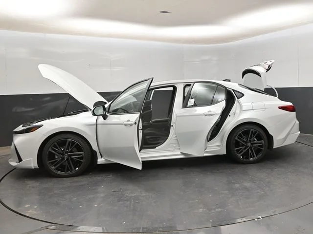New 2026 Wind Chill Pearl <sup>1</sup> Toyota  XSE image 37