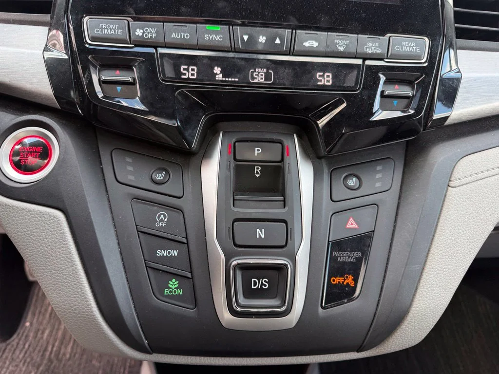 Used 2024 Lunar Silver Metallic Honda EX-L image 15