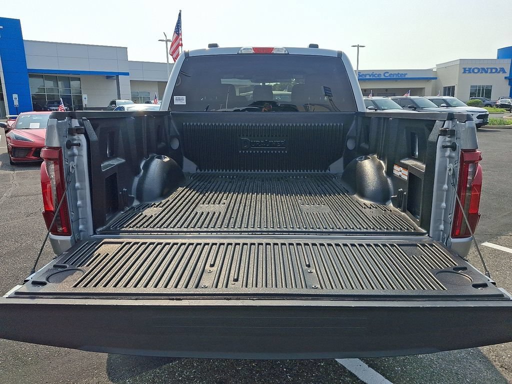Used 2025 Silver Ford XLT image 29