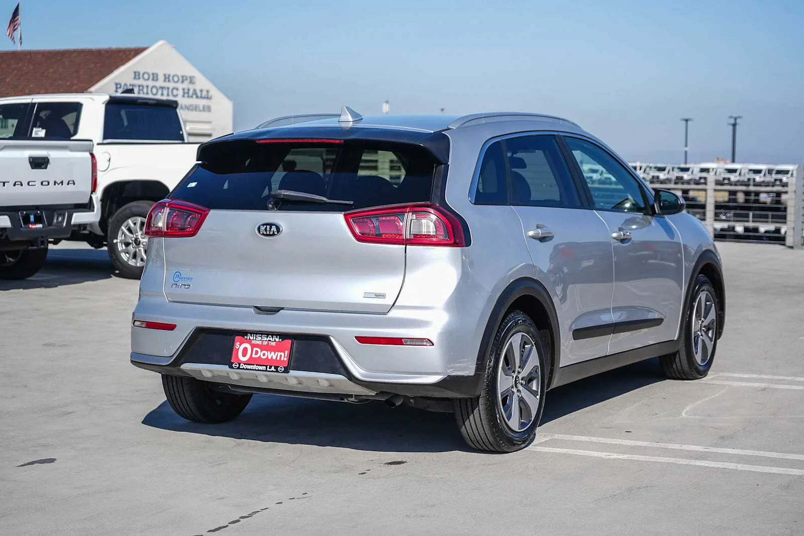 Used 2019 Silky Silver Kia LX image 6