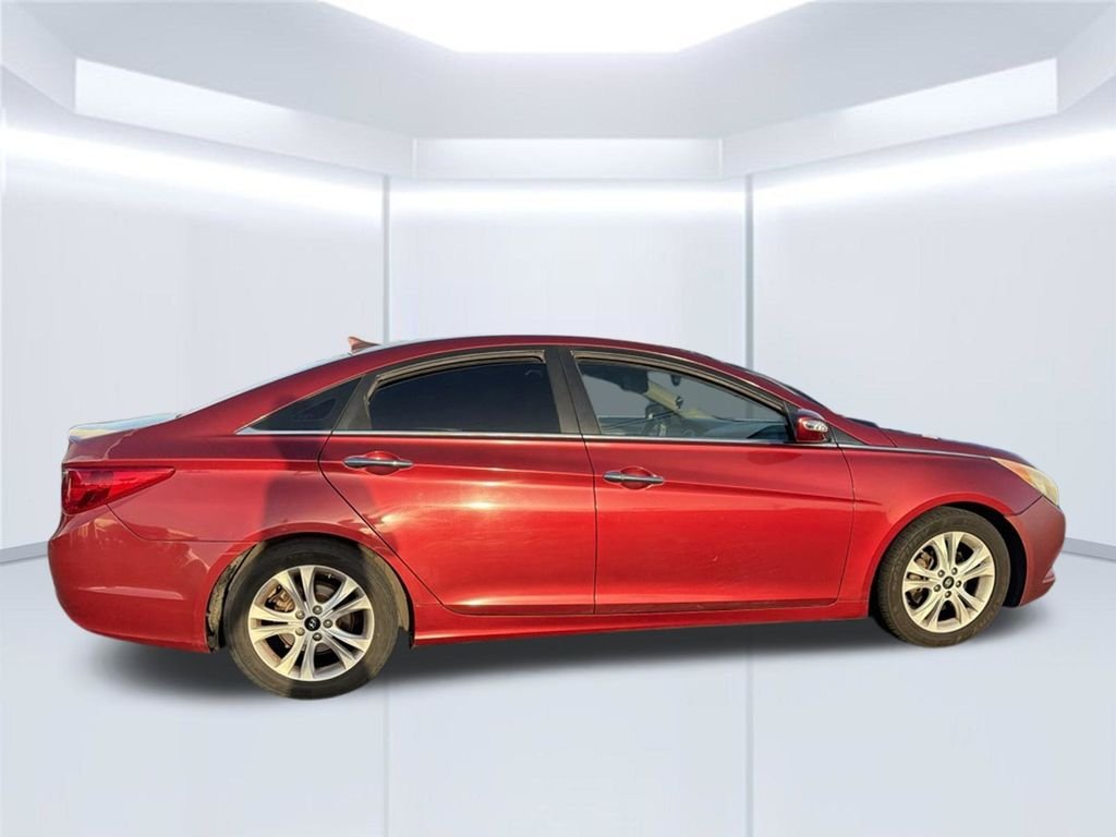 Used 2011 Red Hyundai Limited image 19