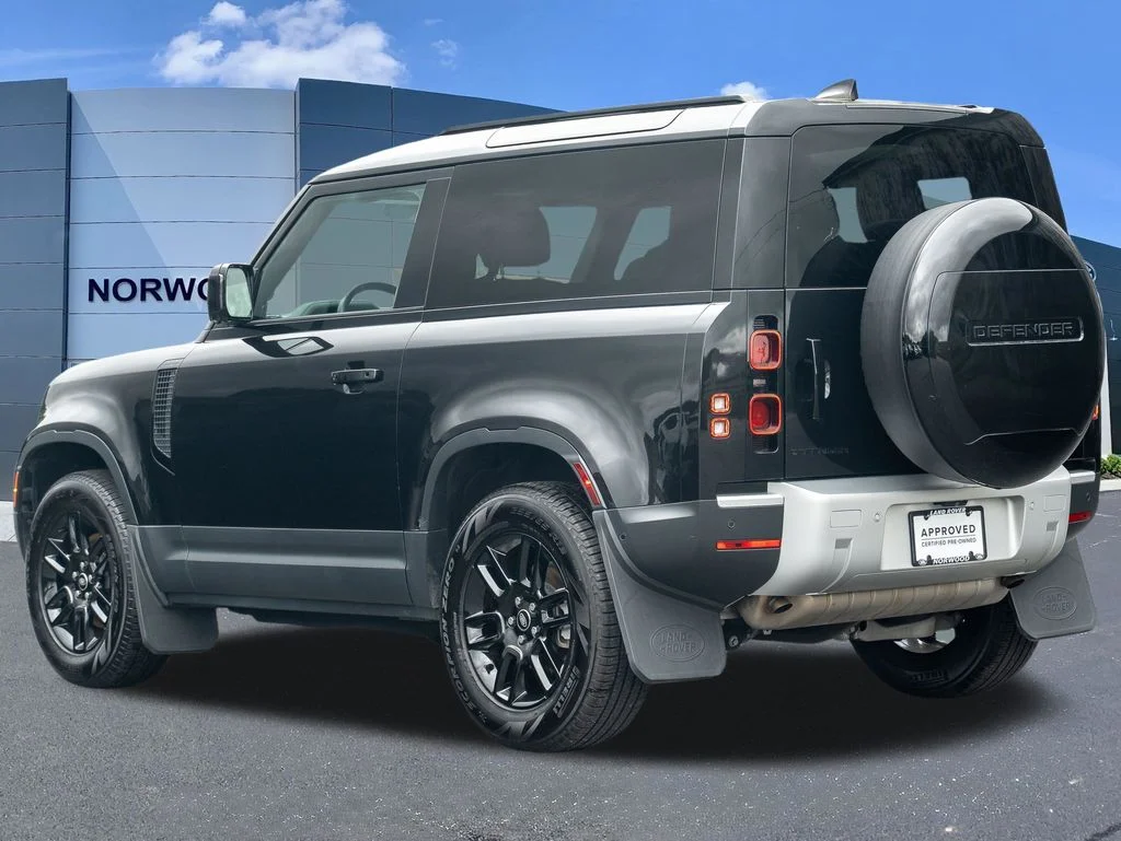 Used 2024  Land Rover S image 6