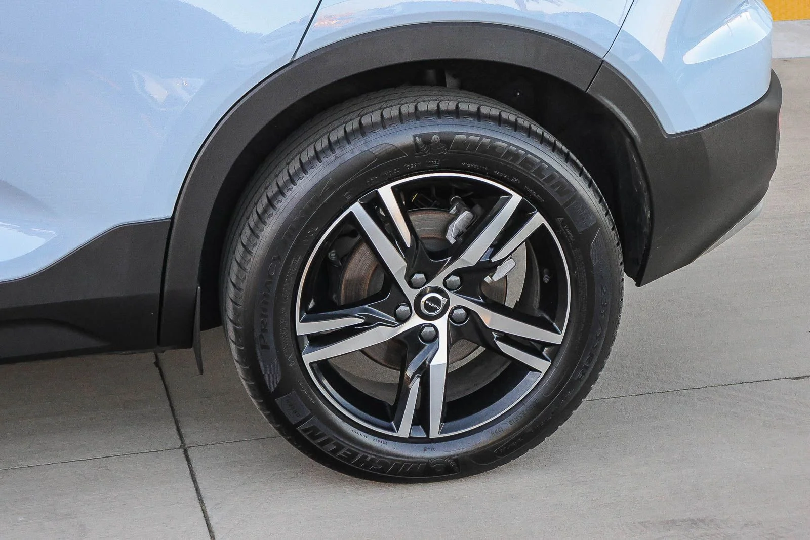 2025 Volvo XC40 Core - Photo 11