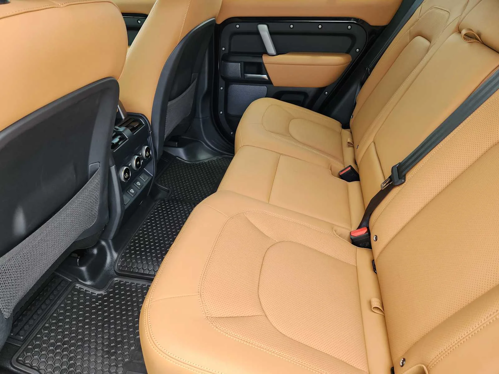 Used 2024 Santorini Black Metallic Land Rover V8 image 30