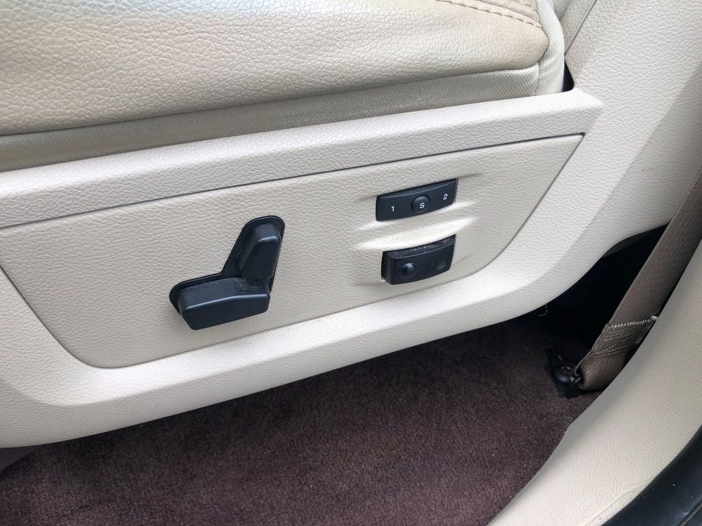 Used 2018 Black Ram Laramie image 29