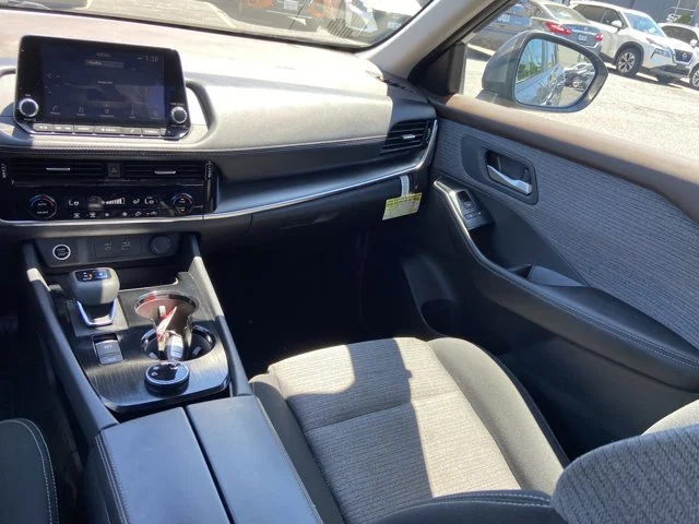 Certified Used 2022 Gun Metallic Nissan SV image 15