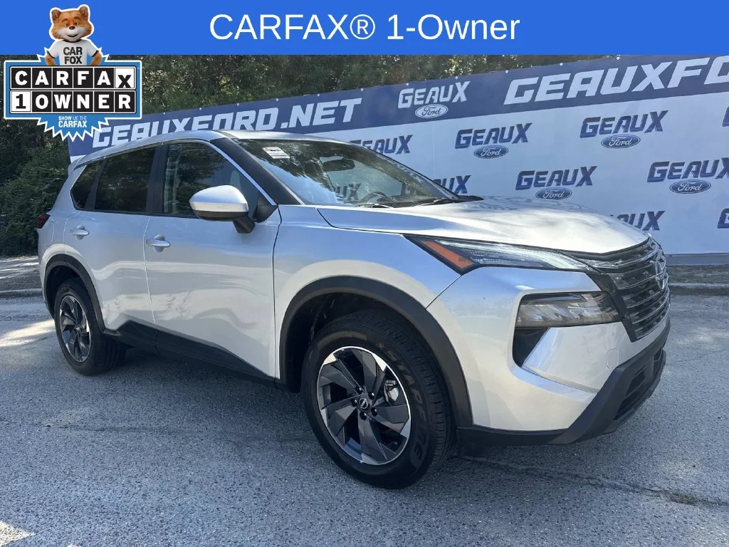 Used 2025 Silver Nissan SV image 2