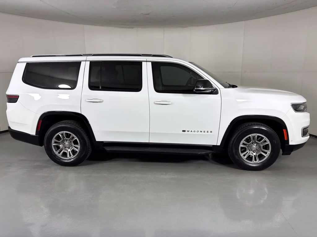 Used 2023 White Jeep Base image 9